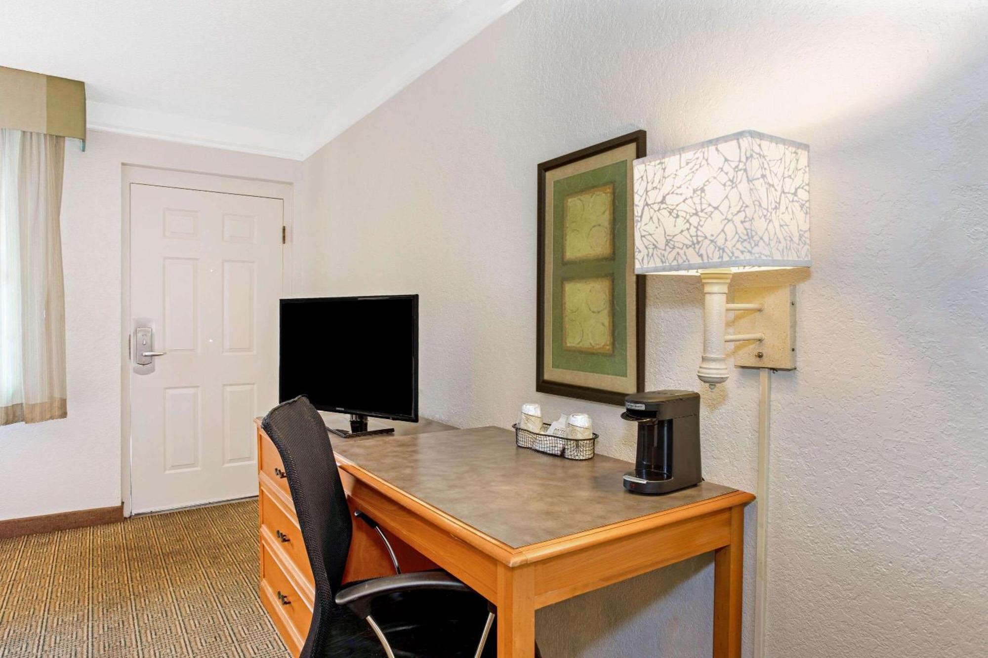 La Quinta Inn By Wyndham Orlando Airport West Eksteriør billede